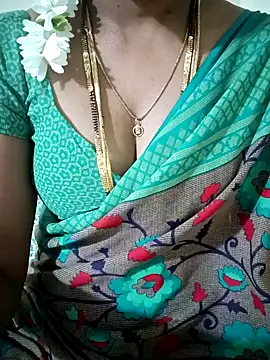 Snapshot of Cute-chinny chatting on 2, 1, 2025 Cute-chinny online show from 2, 1, 2025