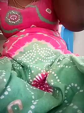 Snapshot of Cute-chinny chatting on 28, 1, 2025 Cute-chinny online show from 28, 1, 2025