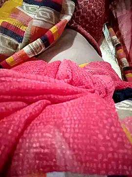 Snapshot of Cute-chinny chatting on 4, 2, 2025 Cute-chinny online show from 4, 2, 2025