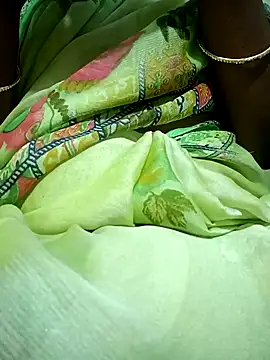 Snapshot of Cute-chinny chatting on 5, 2, 2025 Cute-chinny online show from 5, 2, 2025