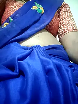 Snapshot of Cute-chinny chatting on 7, 2, 2025 Cute-chinny online show from 7, 2, 2025