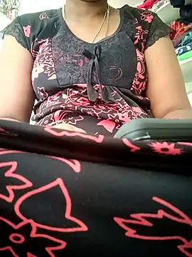 Snapshot of Cute-chinny chatting on 21, 9, 2025 Cute-chinny online show from 21, 9, 2025