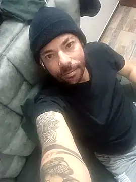 Snapshot of Ricooooo72 chatting on 15, 4, 2026 Ricooooo72 online show from 15, 4, 2026