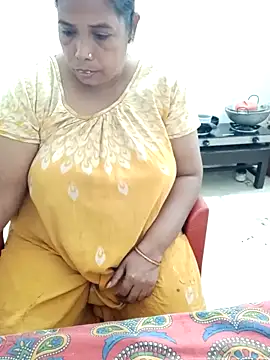 Hotty-rumi online show from 4, 12, 2025