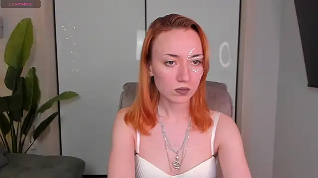 Snapshot of Maddy_Garcia chatting on 4, 1, 2025 Maddy Garcia online show from 4, 1, 2025