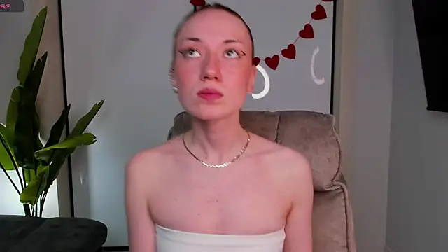 Snapshot of Maddy_Garcia chatting on 6, 2, 2025 Maddy Garcia online show from 6, 2, 2025