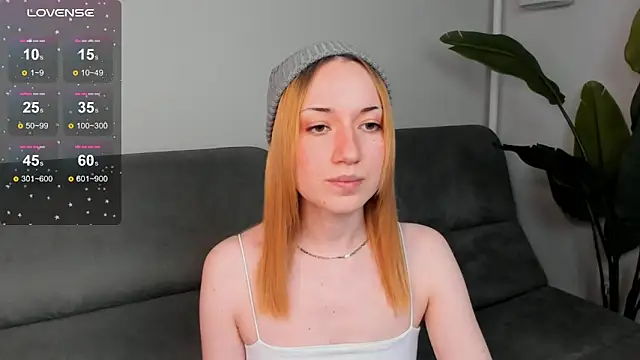 Snapshot of Maddy_Garcia chatting on 4, 3, 2025 Maddy Garcia online show from 4, 3, 2025