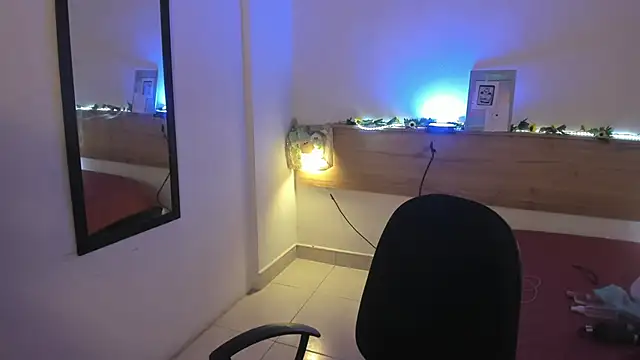 Snapshot of Emyli_rousse_ chatting on 9, 1, 2025 Emyli rousse online show from 9, 1, 2025