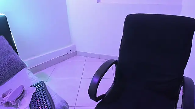 Snapshot of Emyli_rousse_ chatting on 14, 1, 2025 Emyli rousse online show from 14, 1, 2025