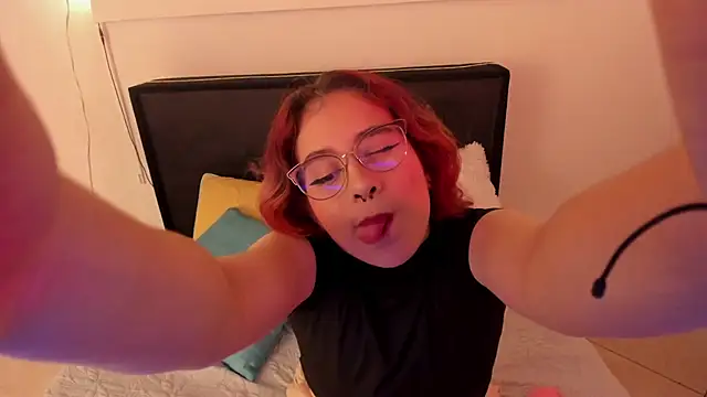 Snapshot of Emyli_rousse_ chatting on 20, 1, 2025 Emyli rousse online show from 20, 1, 2025