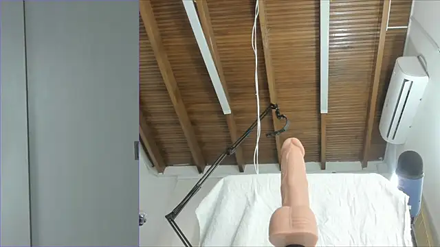 Lucy carter  online show from 28, 10, 2025