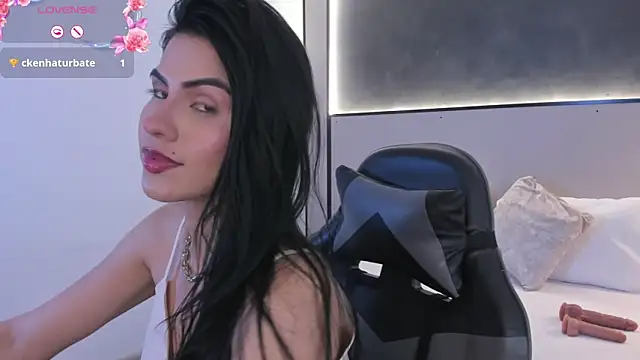 stephanya  online show from 17, 4, 2026