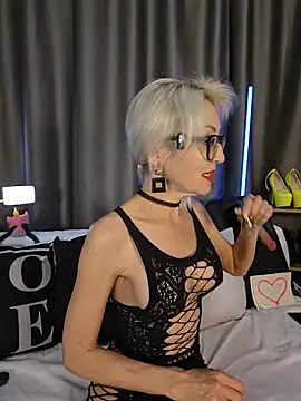 Snapshot of Milforja chatting on 19, 6, 2026 Milforja online show from 19, 6, 2026