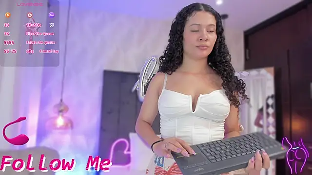 SHARONN     online show from 1, 3, 2025