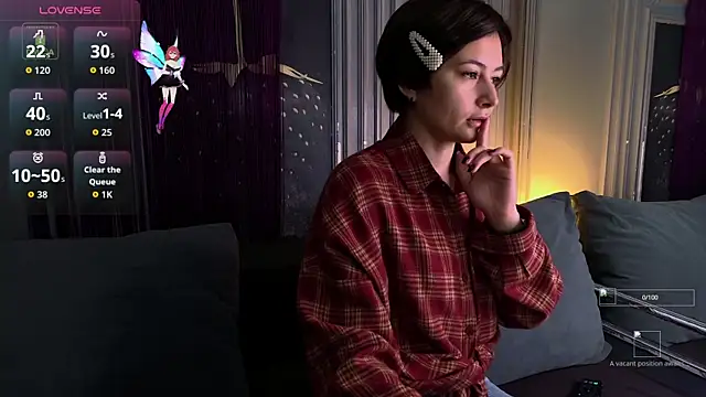 Ishtar Divine online show from 6, 11, 2025