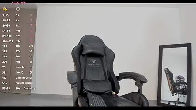 Snapshot of aggy_castel chatting on 12, 12, 2024 aggy castel online show from 12, 12, 2024