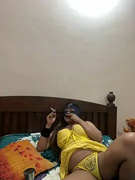 HoneyBearCpl online show from 4, 2, 2025