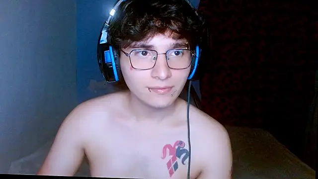 Snapshot of Charley_quin chatting on 27, 4, 2026 Charley quin online show from 27, 4, 2026