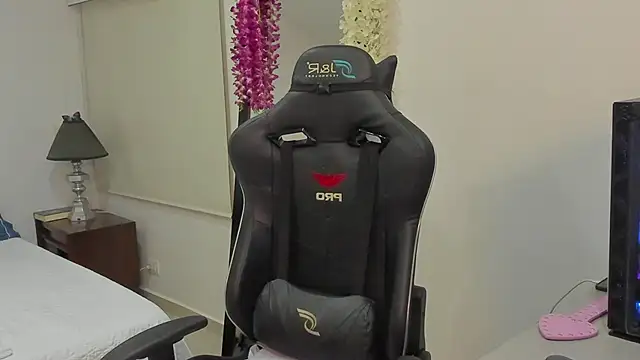 Snapshot of poisson_ivy chatting on 7, 3, 2025 poisson ivy online show from 7, 3, 2025