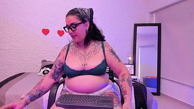 Snapshot of poisson_ivy chatting on 10, 9, 2025 poisson ivy online show from 10, 9, 2025