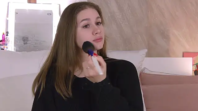 EllieHayes online show from 10, 1, 2026