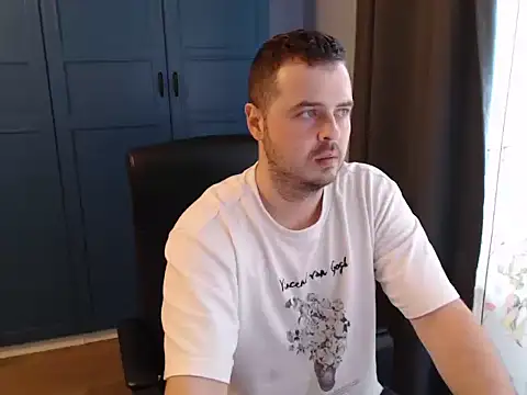 Snapshot of CuteMan33 chatting on 12, 9, 2025 CuteMan33 online show from 12, 9, 2025