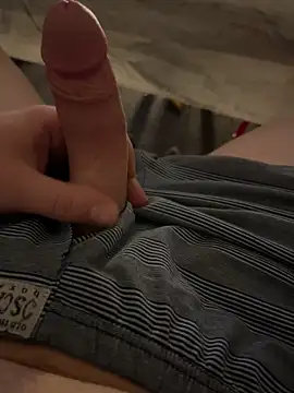 Snapshot of EhemannTotti chatting on 5, 11, 2025 EhemannTotti online show from 5, 11, 2025