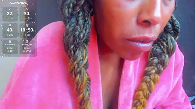 Snapshot of KamariaFyre chatting on 30, 10, 2025 KamariaFyre online show from 30, 10, 2025