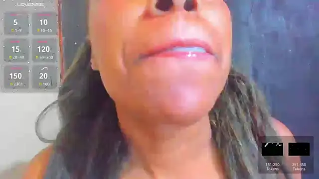 Snapshot of KamariaFyre chatting on 25, 11, 2025 KamariaFyre online show from 25, 11, 2025