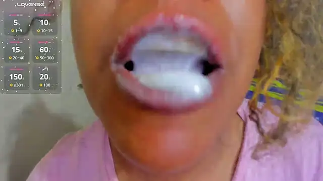 Snapshot of KamariaFyre chatting on 8, 2, 2026 KamariaFyre online show from 8, 2, 2026