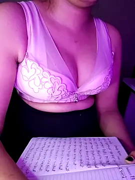 Snapshot of Olivia3 chatting on 11, 2, 2025 Olivia3 online show from 11, 2, 2025