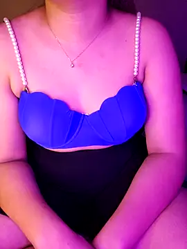 Snapshot of Olivia3 chatting on 23, 9, 2025 Olivia3 online show from 23, 9, 2025