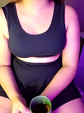 Snapshot of Olivia3 chatting on 5, 10, 2025 Olivia3 online show from 5, 10, 2025