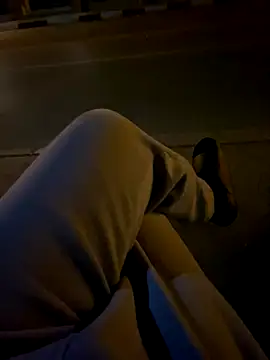 Snapshot of Lahcene chatting on 28, 11, 2025 Lahcene online show from 28, 11, 2025