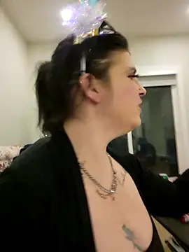 Neveah6 online show from 1, 1, 2025