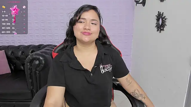 Snapshot of natasha_adams22 chatting on 5, 3, 2025 natasha adams22 online show from 5, 3, 2025