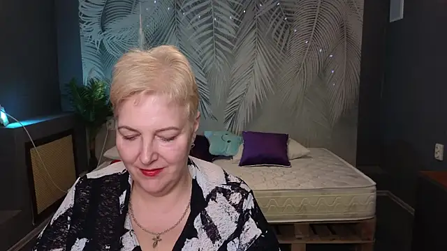 Sandra Snow online show from 9, 2, 2025