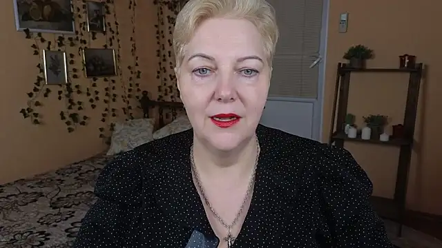 Sandra Snow online show from 11, 2, 2025