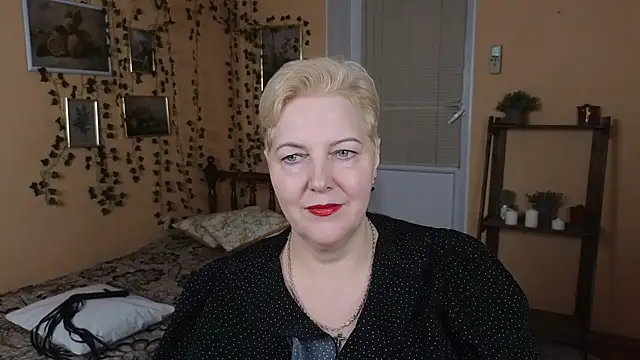 Sandra Snow online show from 11, 2, 2025