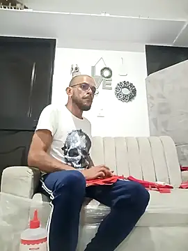 Snapshot of Charly_BC_Dirty chatting on 11, 2, 2025 Charly BC Dirty online show from 11, 2, 2025