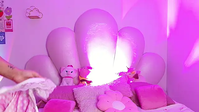 Snapshot of zoewillian chatting on 19, 9, 2025 zoewillian online show from 19, 9, 2025
