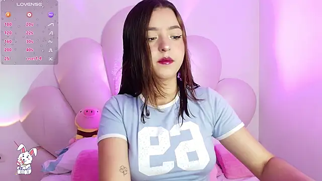 Snapshot of zoewillian chatting on 5, 11, 2025 zoewillian online show from 5, 11, 2025