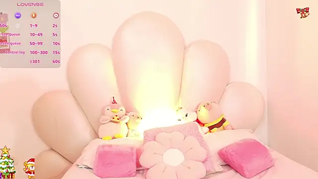 Snapshot of zoewillian chatting on 15, 12, 2025 zoewillian online show from 15, 12, 2025