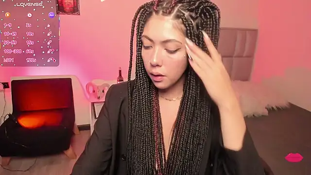 Aurora Hotson online show from 9, 9, 2025