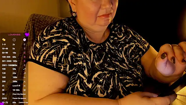 SexxyDreams1 online show from 6, 2, 2025