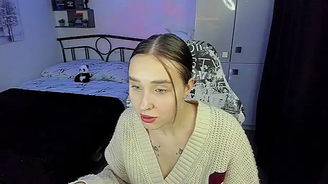 Snapshot of LinaTruly chatting on 10, 11, 2025 LinaTruly online show from 10, 11, 2025