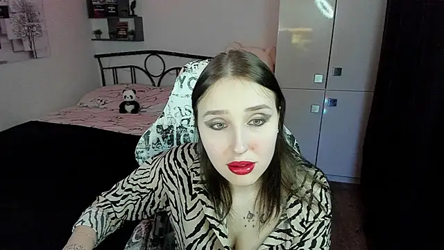 Snapshot of LinaTruly chatting on 21, 11, 2025 LinaTruly online show from 21, 11, 2025