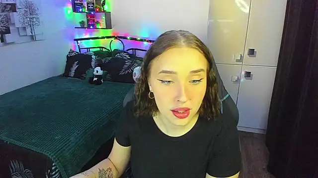 Snapshot of LinaTruly chatting on 20, 2, 2026 LinaTruly online show from 20, 2, 2026