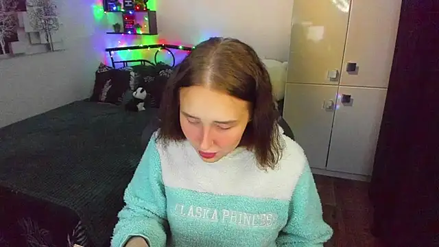 Snapshot of LinaTruly chatting on 27, 2, 2026 LinaTruly online show from 27, 2, 2026