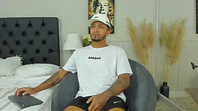 Snapshot of Robin_Rief chatting on 12, 2, 2025 Robin Rief online show from 12, 2, 2025